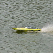 Load image into Gallery viewer, VOLANTEXRC Atomic 40mph RC Boat With Auto Roll Back And ABS Unibody Blow Plastic Hull RTR Yellow